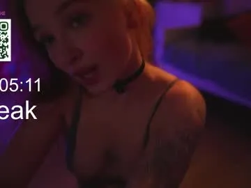 ZeharSiAda – webcam model profile photo Image 13