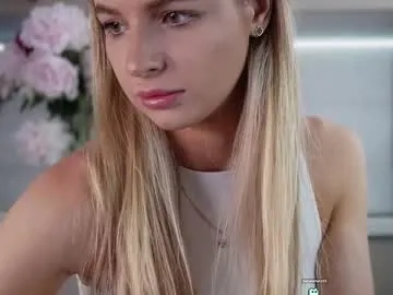 Yaya--728 – webcam model profile photo Image 11