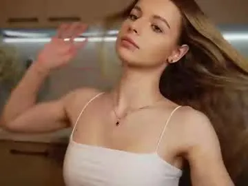 Yaya--728 – webcam model profile photo Image 5