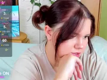 AdritVance – webcam model profile photo Image 3