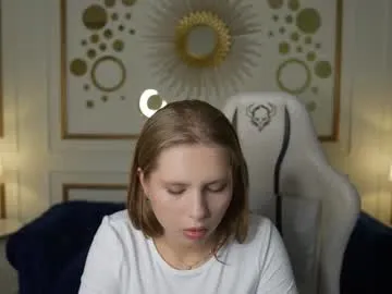 Runarunapi – webcam model profile photo Image 14