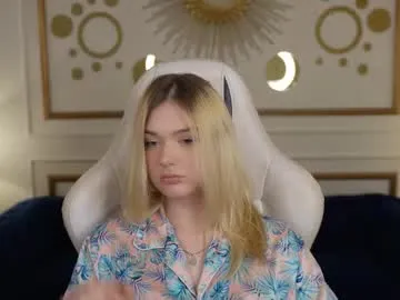 Runarunapi – webcam model profile photo Image 7