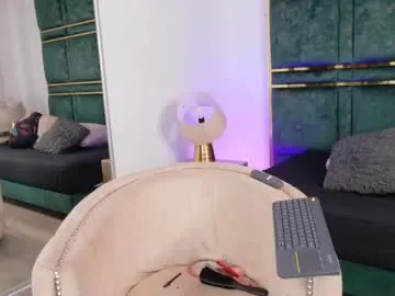 PumaShyXD – webcam model profile photo Image 3