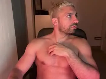 caylin – webcam model profile photo Image 15