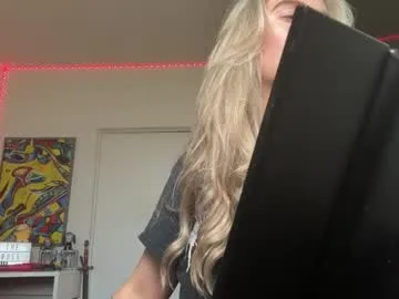 _meganmeow_ – webcam model profile photo Image 2