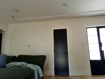 trixieemerald – webcam model profile photo Image 11