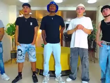 Yaya--728 – webcam model profile photo Image 2