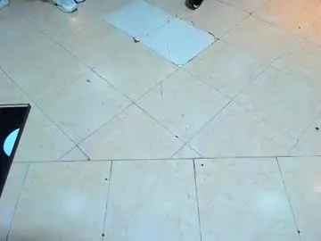 Yaya--728 – webcam model profile photo Image 5