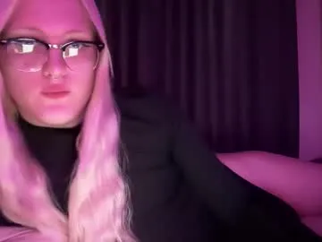 ms_dira – webcam model profile photo Image 2