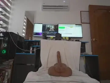 mia_dynasty – webcam model profile photo Image 12