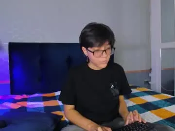 Ninazhang – webcam model profile photo Image 10