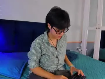 Ninazhang – webcam model profile photo Image 3