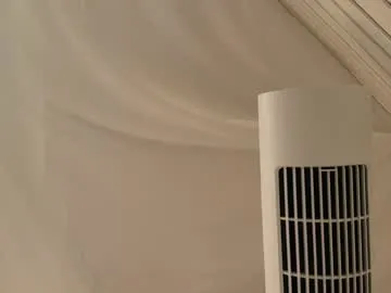 mc-Olivia – webcam model profile photo Image 9