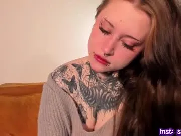 PumaShyXD – webcam model profile photo Image 16