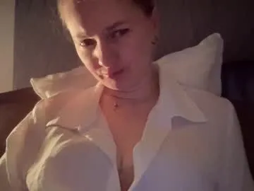 Yaya--728 – webcam model profile photo Image 13