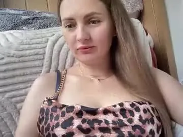 Yaya--728 – webcam model profile photo Image 15