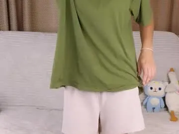 IamSteph13 – webcam model profile photo Image 2