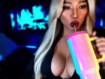 Runarunapi – webcam model profile photo Image 9