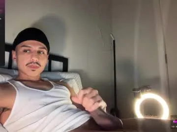 Runarunapi – webcam model profile photo Image 14