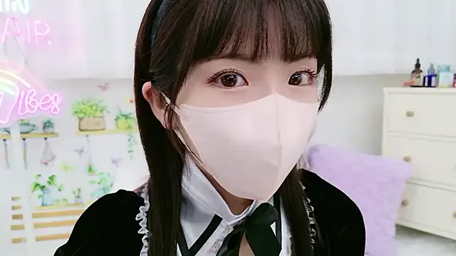 DollyTall – webcam model profile photo Image 12