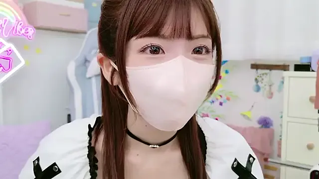 DollyTall – webcam model profile photo Image 5