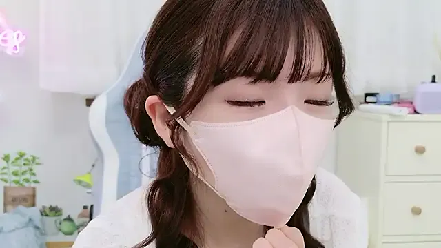 DollyTall – webcam model profile photo Image 7