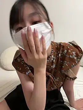 R-bonbon – webcam model profile photo Image 10