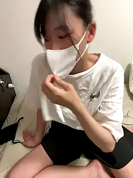 R-bonbon – webcam model profile photo Image 2