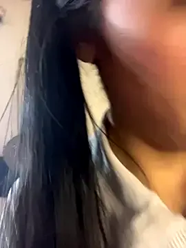 Keep_us_wild – webcam model profile photo Image 15