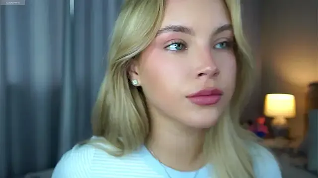 katt008 – webcam model profile photo Image 8