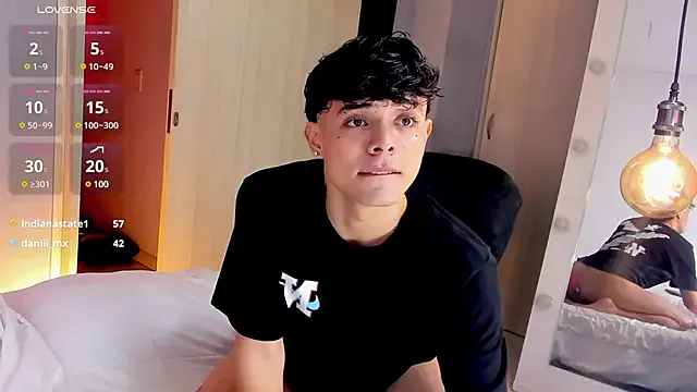 PumaShyXD – webcam model profile photo Image 3