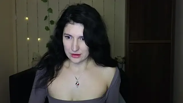 Alianna_Solo_Kisses – webcam model profile photo