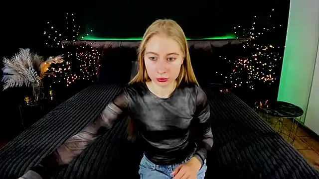 winter11 – webcam model profile photo Image 2