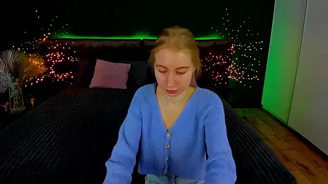 winter11 – webcam model profile photo Image 4