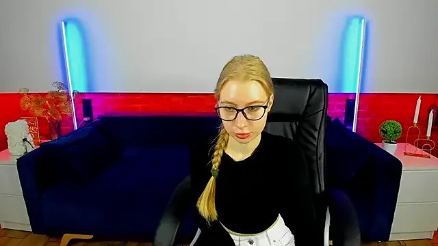 winter11 – webcam model profile photo Image 7