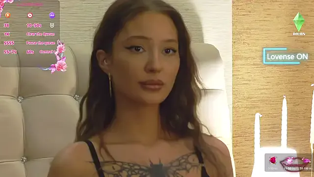 ROUSSH – webcam model profile photo Image 11