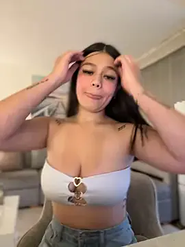 Yuna-ch – webcam model profile photo Image 14