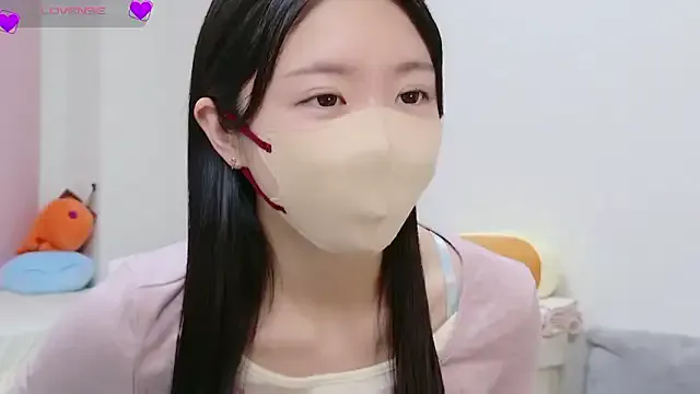 R-bonbon – webcam model profile photo Image 19