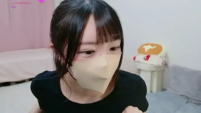 R-bonbon – webcam model profile photo Image 2