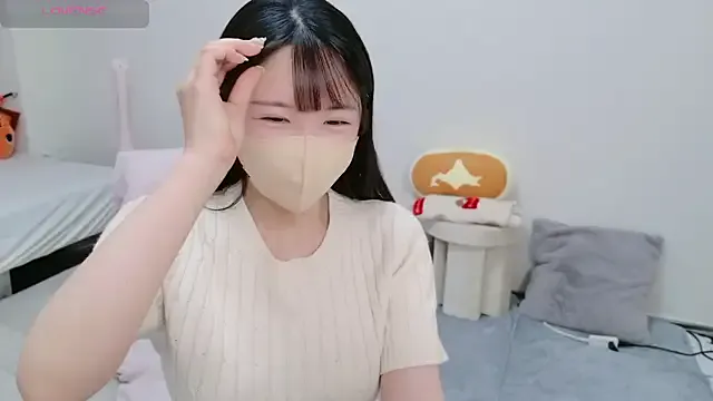 R-bonbon – webcam model profile photo Image 4