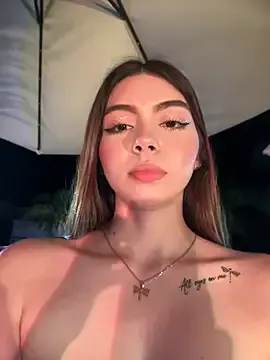 LadyLena1 – webcam model profile photo Image 5