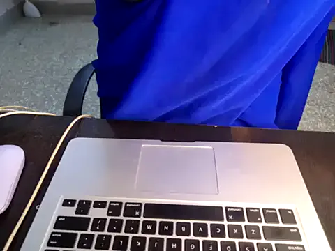 PumaShyXD – webcam model profile photo Image 3