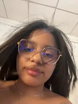 PumaShyXD – webcam model profile photo Image 7