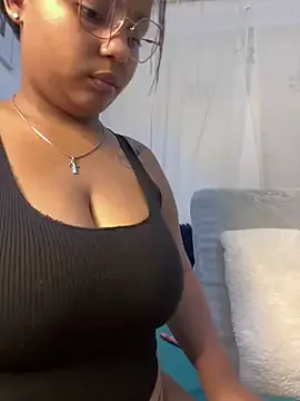 PumaShyXD – webcam model profile photo Image 8