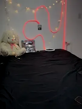 mc-Olivia – webcam model profile photo Image 12