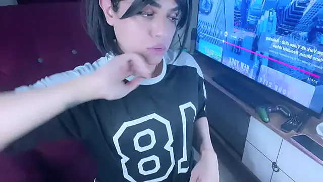 yourbirdy – webcam model profile photo Image 12