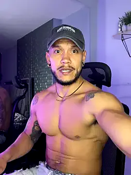 tora3220 – webcam model profile photo Image 17