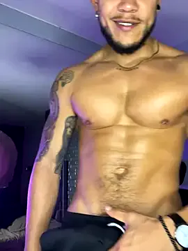 tora3220 – webcam model profile photo Image 3