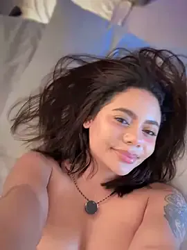 caylin – webcam model profile photo Image 2