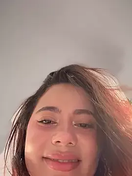 caylin – webcam model profile photo Image 5